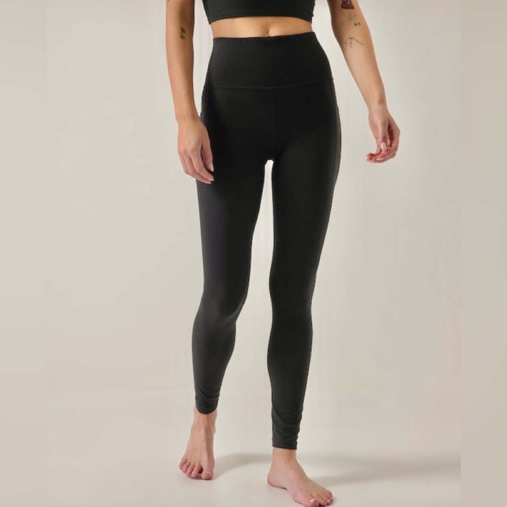 NWOT-Athleta Black Salutation Stash Tight, Size 1X